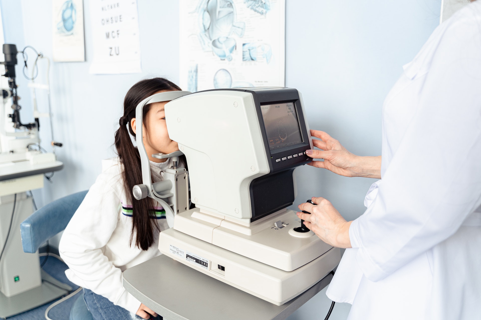 Common Eye Conditions and When to See an Ophthalmologist in Atlanta